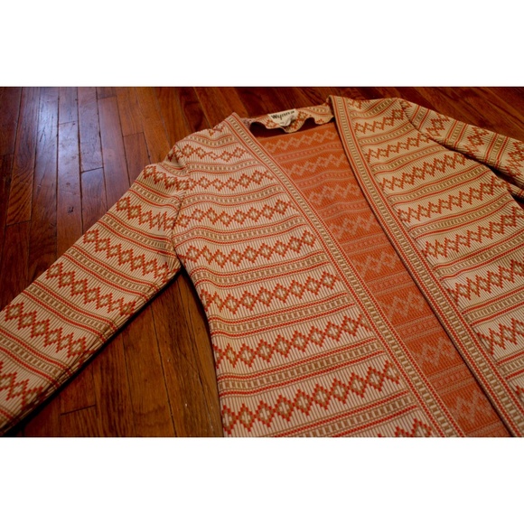 Vintage 60s 70s orange zigzag patterned cardigan - Picture 2 of 3